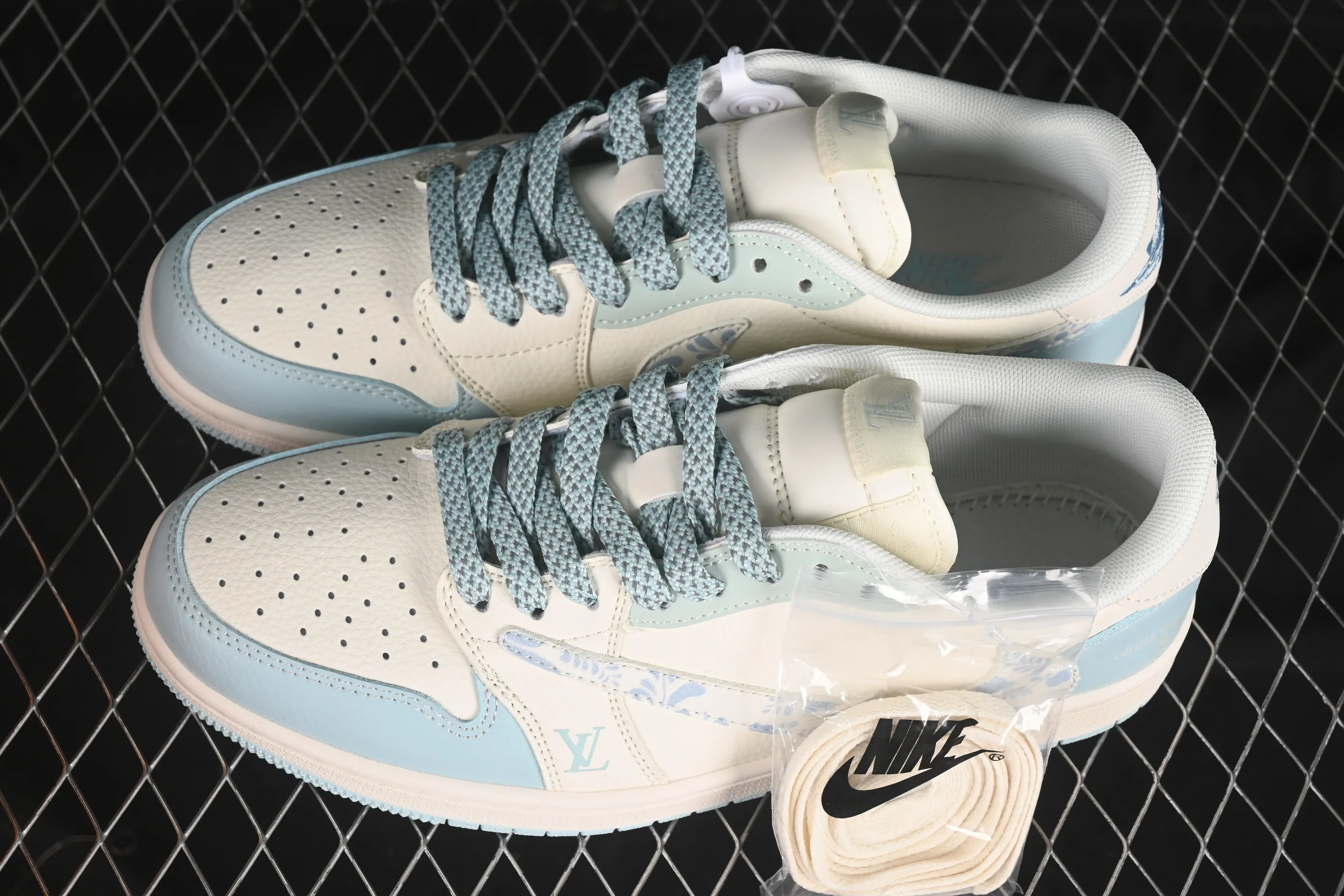 All categories Air Jordan Jordan series basketball shoes Air Jordan 1 Low High-end customized low-top sneakers Travis Scott x Fragment Design x Air Jordan 1 Low OG SP AJ1 Joe 1 LV joint name Fireworks light blue low-top cultural and casual sneakers XS7089-613